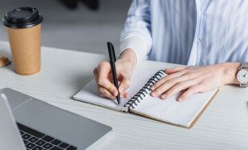 火烈云在線客服CRM精準(zhǔn)記錄客戶信息，營銷策略易實(shí)施